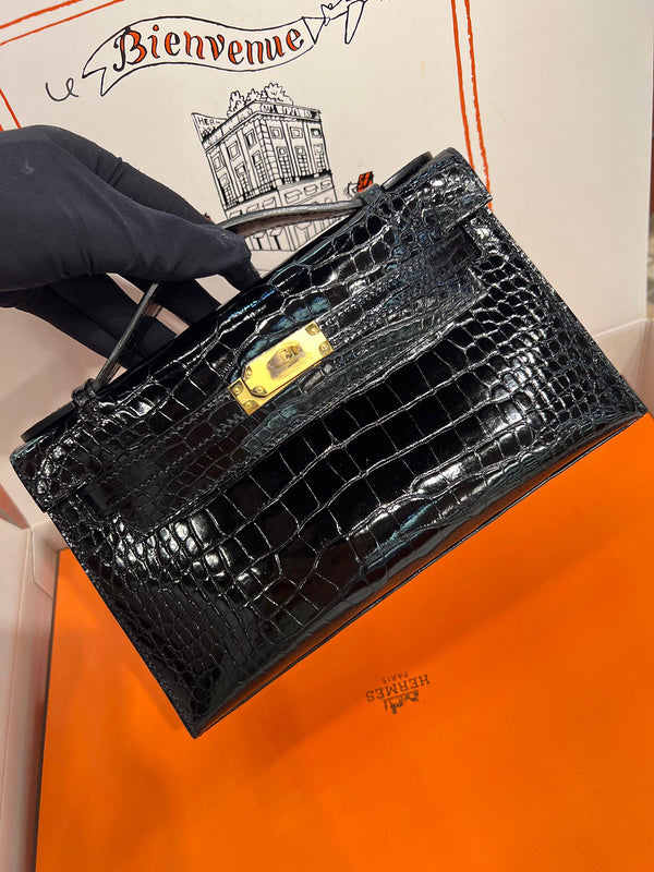Close-up detail of versatile bag design