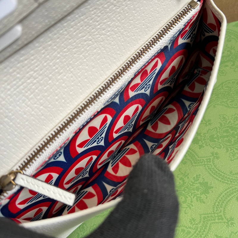 Side profile of structured elevated women's handbag – women's designer-style accessory
