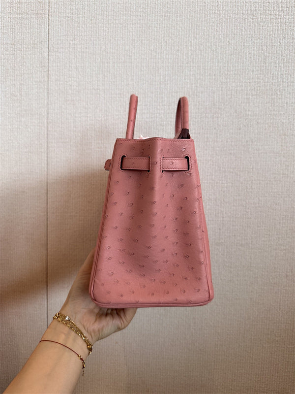  structured tote bag styled with outfit 12