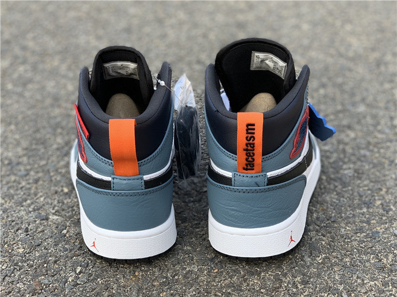 Nike Men's & Women's Premium Low-Top Trainers — Style 001 angle view