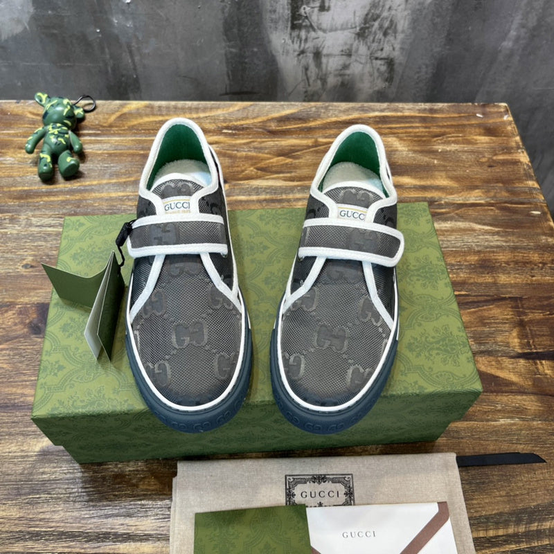 Gucci all-black luxury sneakers view 8 everyday casual design