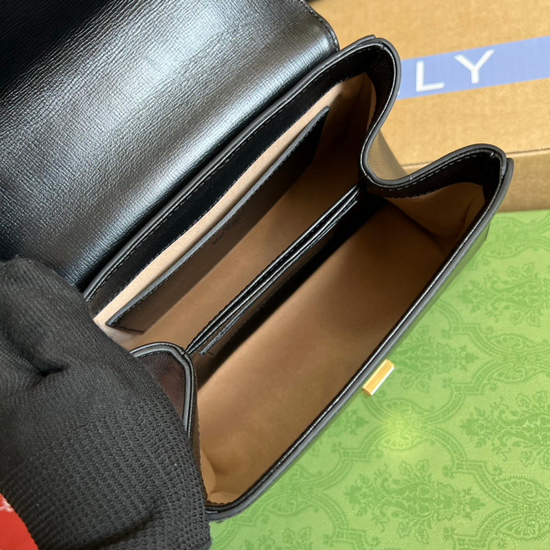 Close-up detail of everyday-luxe modern women's handbag – women's premium purse