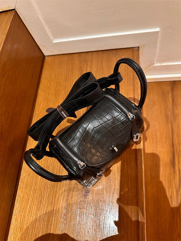  structured bag interior and compartment view 9