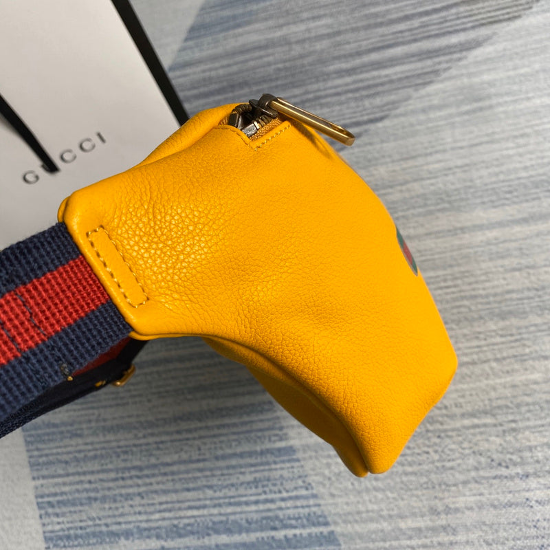 Handle and strap detail of refined everyday-luxe women's handbag – women's designer-style accessory