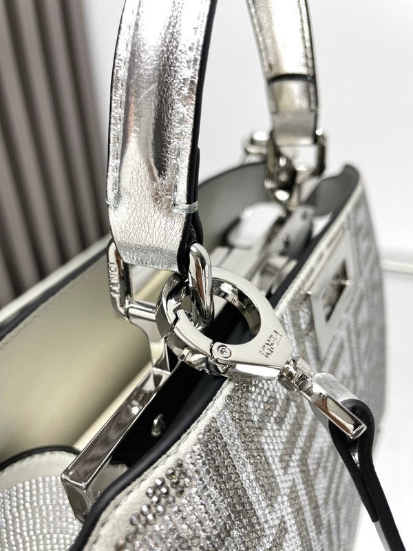 Ziva's Charm handbag – close-up view (27cm*21cm*9.5cm)