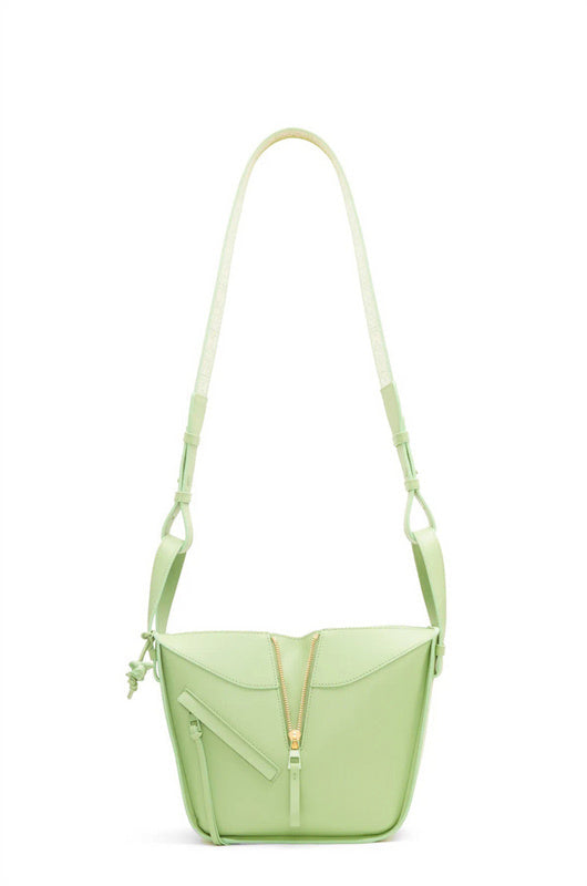 Ziva's Charm handbag – detail view (24cm*10.5cm*16cm)