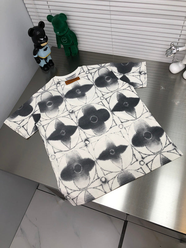 Front view of Louis Vuitton cotton t-shirt with logo-detail design