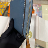 Fluid handbag styled for everyday wear