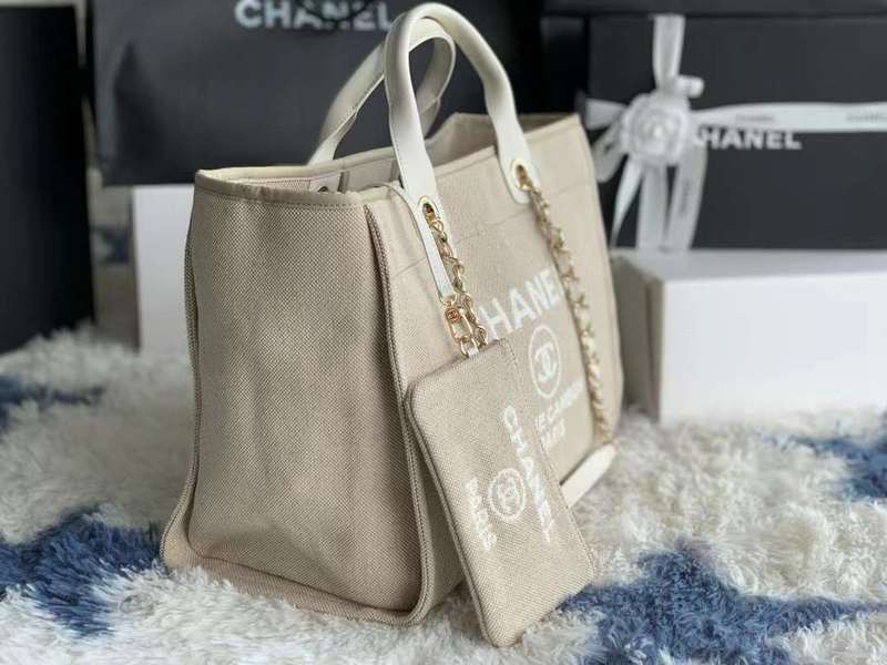 Zivas Charm Effortless Sophistication Everyday Handbag (Statement-Ready Design) – Close-Up Detail