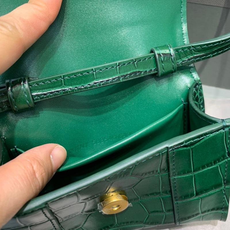 Bold Premium PU Leather Handbag - Modern Structured Build | Women's Everyday Carry Handbag #509 - texture close-up (image 9) of designer-inspired handbag