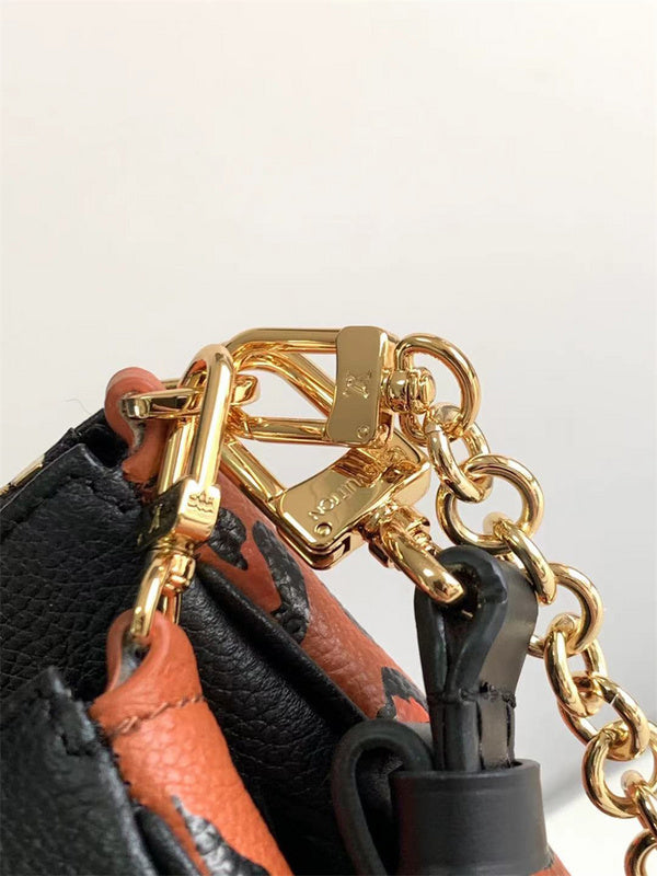  classic carryall bag detail view showing craftsmanship 14