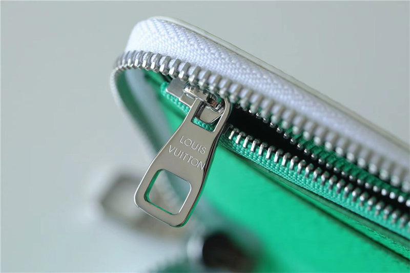  top-handle bag close-up of hardware and finish