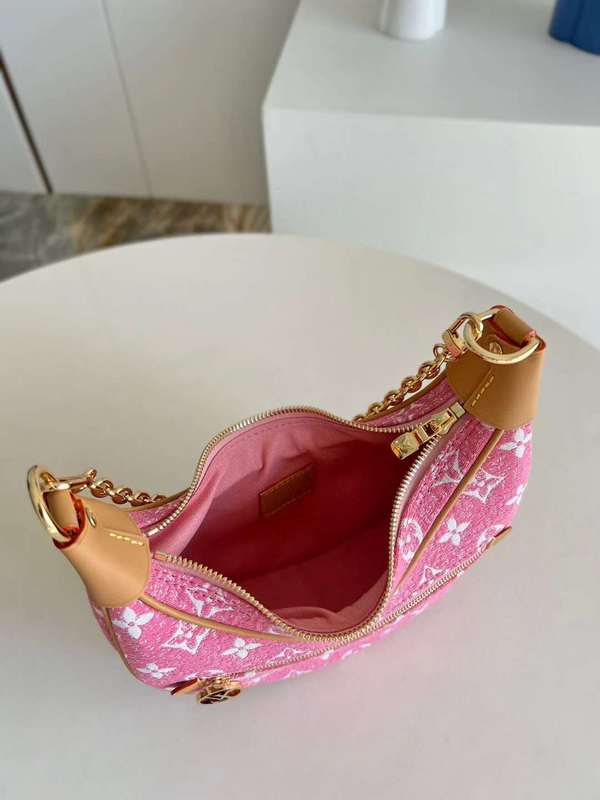 Front view of classic refined women's handbag – women's luxury accessory