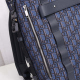 Handle and strap detail of chic statement women's handbag – women's premium purse