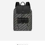 Styled lifestyle shot of premium everyday-luxe women's handbag – women's luxury accessory