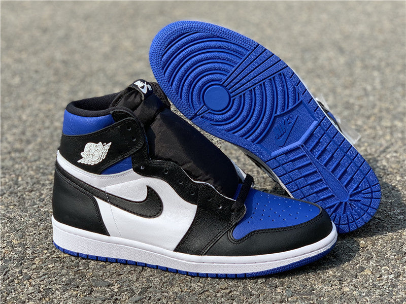 Nike Men's & Women's Signature Luxury Sneakers — Style 024 hardware detail