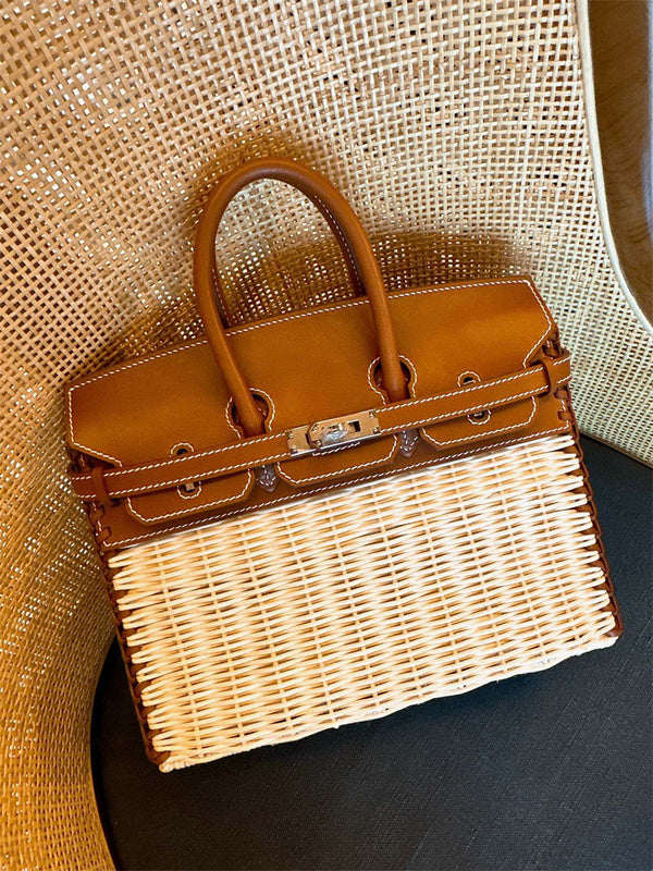  everyday bag interior and compartment view 9