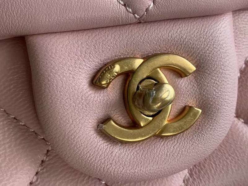 Zivas Charm Signature Style Everyday Handbag (Everyday Luxury Essential) – Styled Look