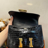 shoulder bag interior and compartment view