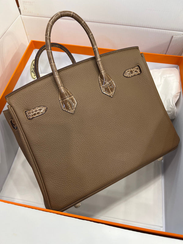 Elegant handbag styled for everyday wear
