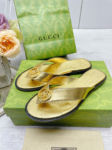 Gucci fresh white-and-black luxury sneakers view 11 minimalist modern build