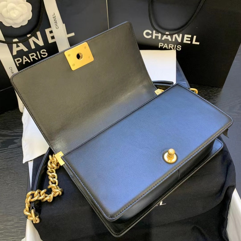 Zivas Charm Effortless Elegance Everyday Handbag (Signature Shape & Finish) – Lifestyle Shot