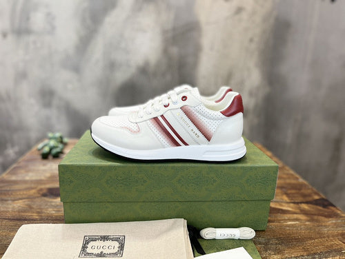 Gucci Fashion sneakers in soft grey padded collar comfort front view