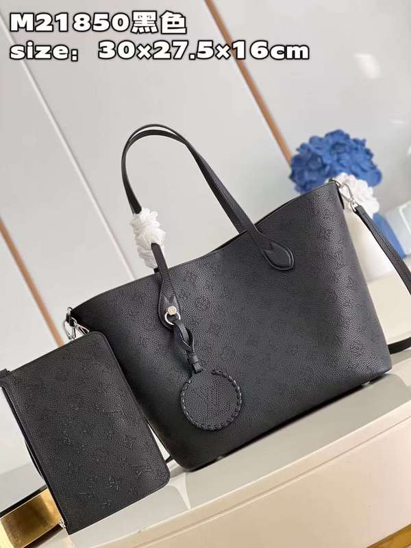 Close-up detail of signature structured women's handbag – women's everyday handbag