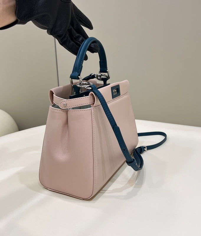 Ziva's Charm handbag – detail view (Standard Size)