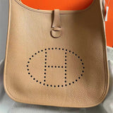  Modern top-handle bag front view 19