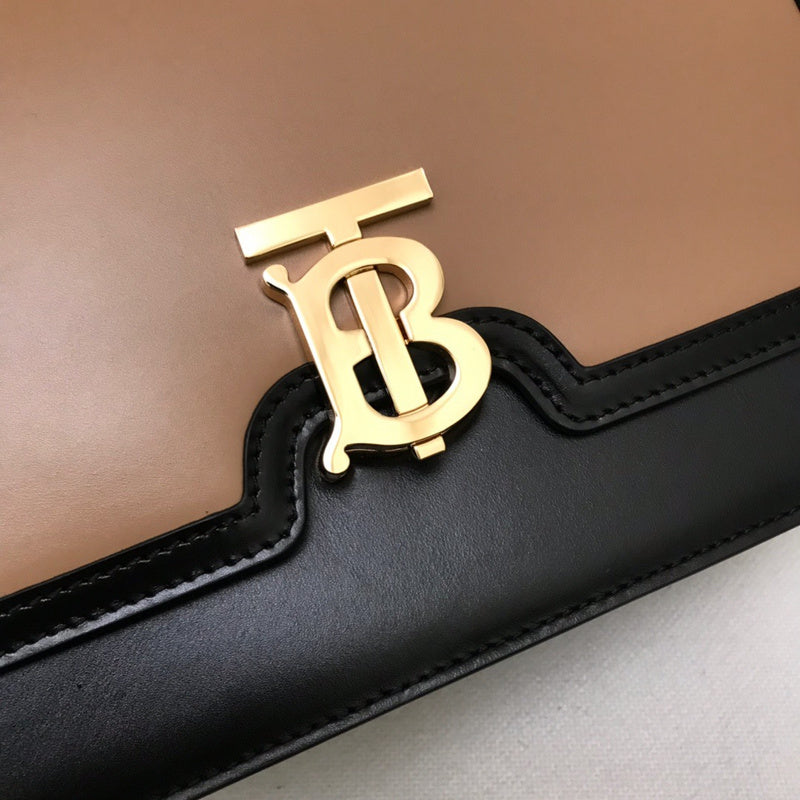 Ziva's Charm handbag – close-up view (one versatile size)