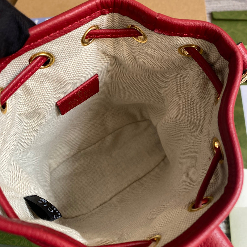 Close-up detail of elevated structured women's handbag – women's everyday handbag