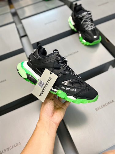 Balenciaga shoes Style 366 - texture and material detail
