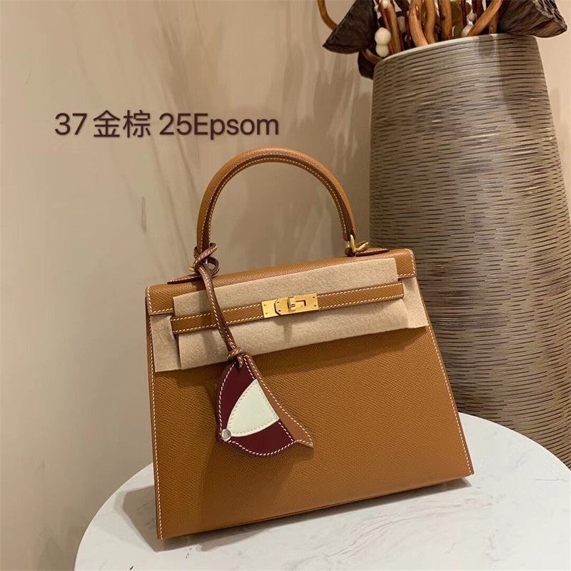  everyday bag interior and compartment view