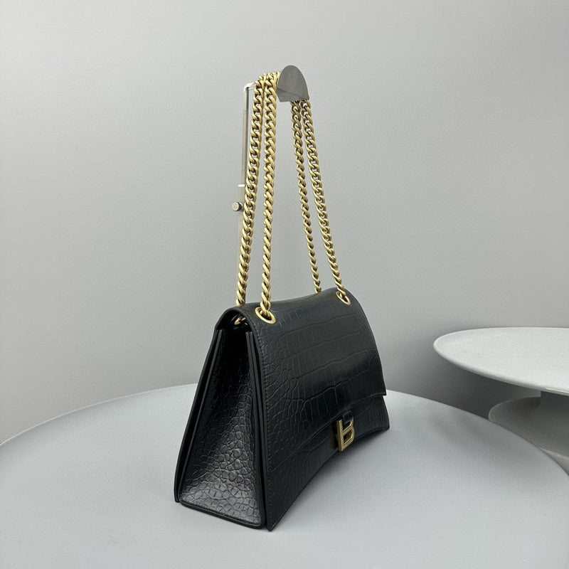 Zivas Charm Effortless Elegance Fashion Handbag (Polished Everyday Piece) – Lifestyle Shot