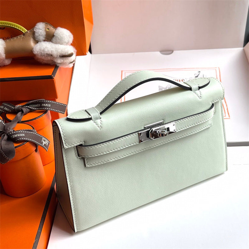  Sophisticated shoulder bag carried on shoulder 16