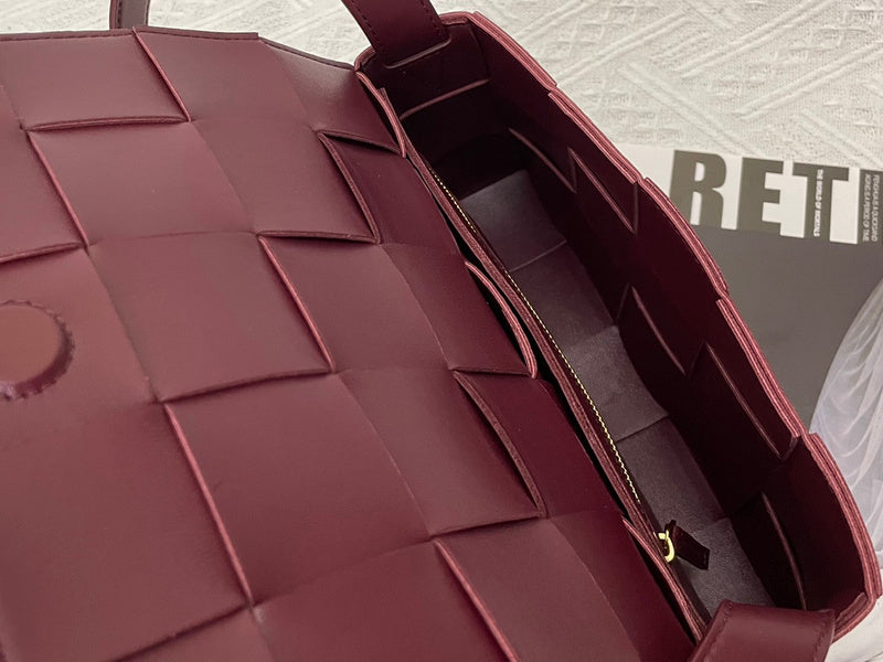 Classic Vegan Leather Handbag - Versatile Everyday Design | Women's Statement Accessory #1629 - texture close-up (image 9) of designer-inspired handbag