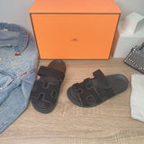 Hermes shoes Style 284 - packaging and accessories (alternate angle)
