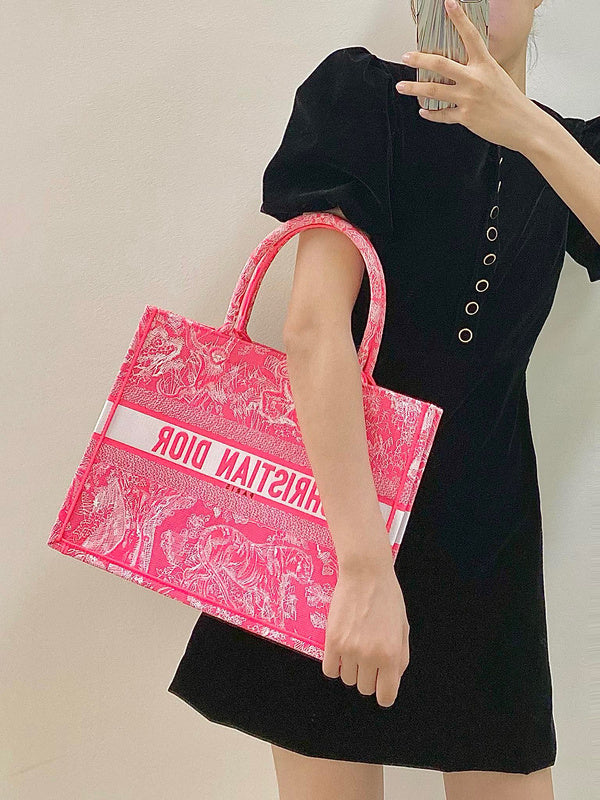 Back view of classic statement women's handbag – women's premium purse