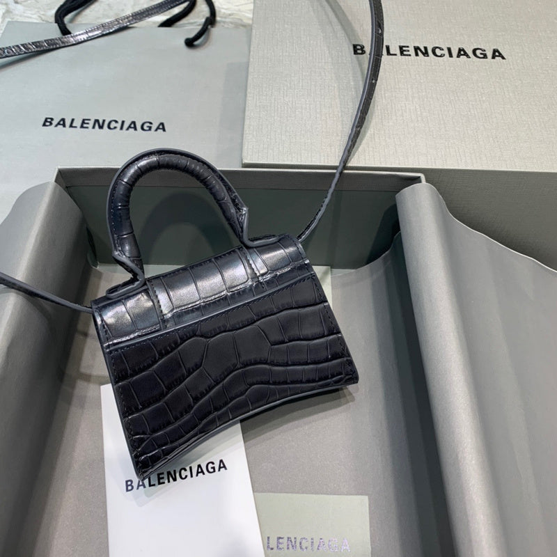 Timeless Premium PU Leather Handbag - Understated Luxury Look | Women's Everyday Carry Handbag #504 - close-up detail shot (image 3) of designer-inspired handbag