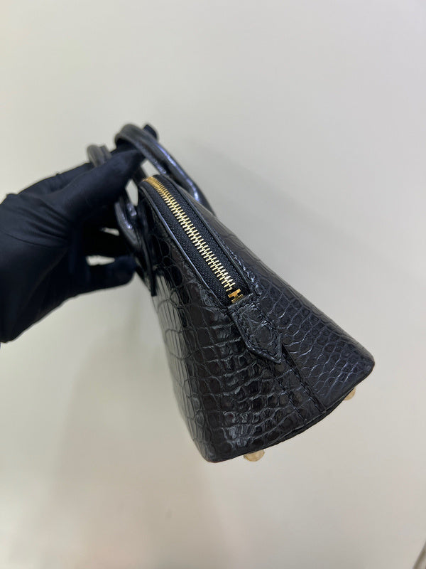 Effortless bag shown from front angle