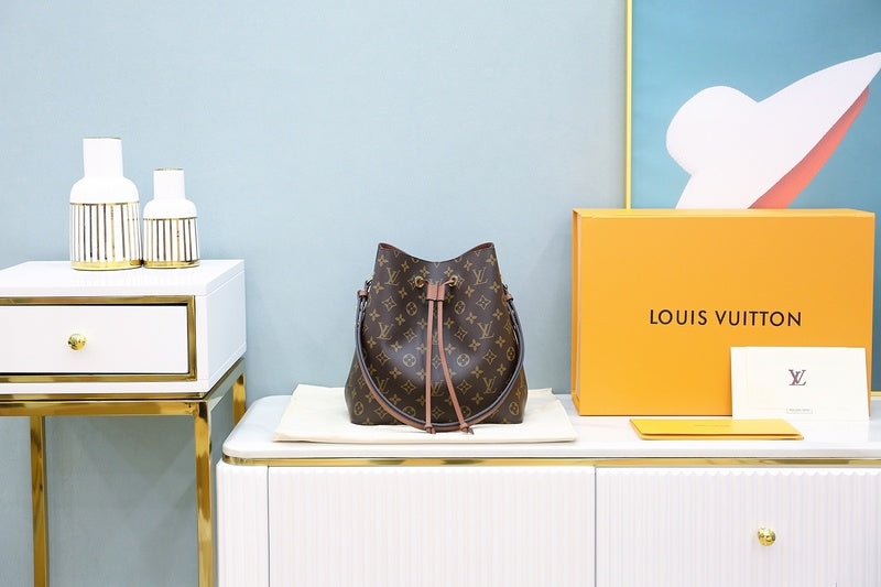 Side profile of refined sleek women's handbag – women's luxury accessory