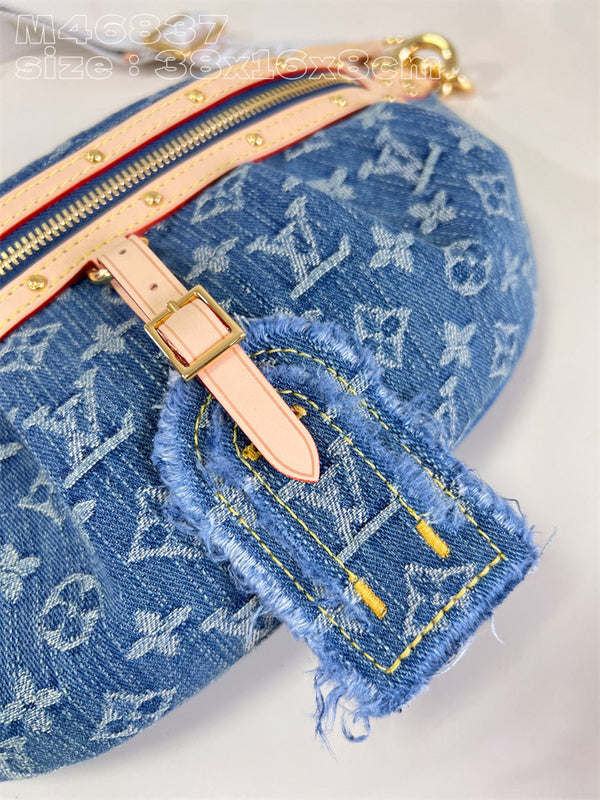  structured bag interior and compartment view