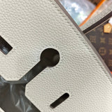  shoulder bag interior and compartment view 9