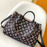  Sleek shopper bag front view