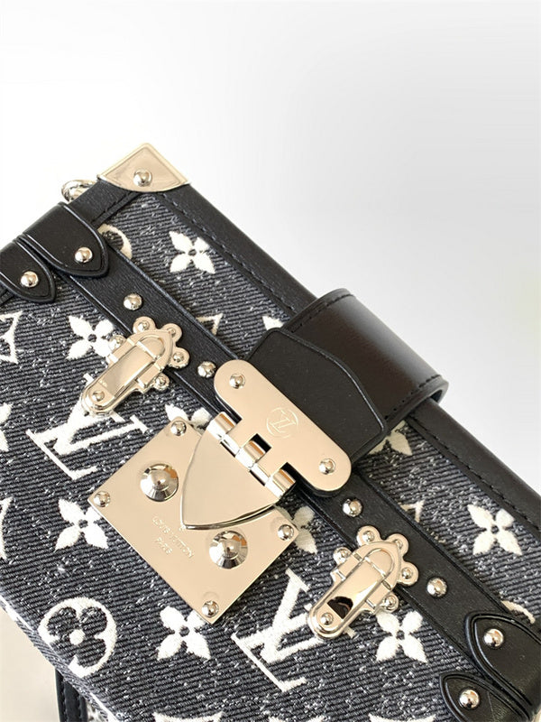  sophisticated satchel styled with outfit