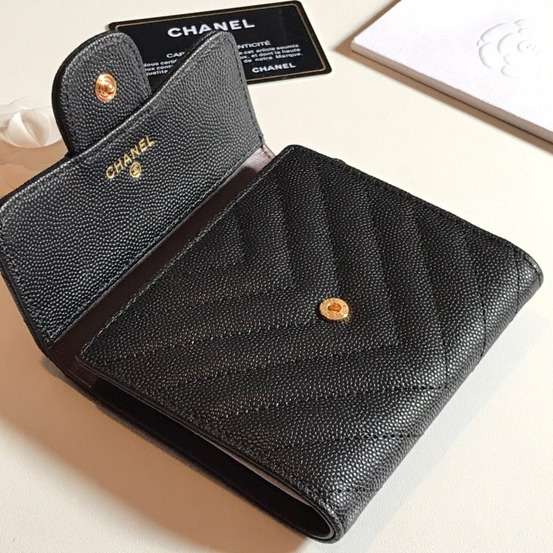 Zivas Charm Everyday Sophistication Everyday Handbag (Contemporary Shape Language) – Lifestyle Shot