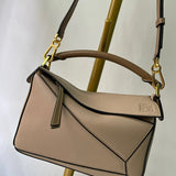 Ziva's Charm handbag – detail view (24cm*16.5cm*10.5cm)