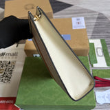 Handle and strap detail of premium everyday-luxe women's handbag – women's luxury accessory