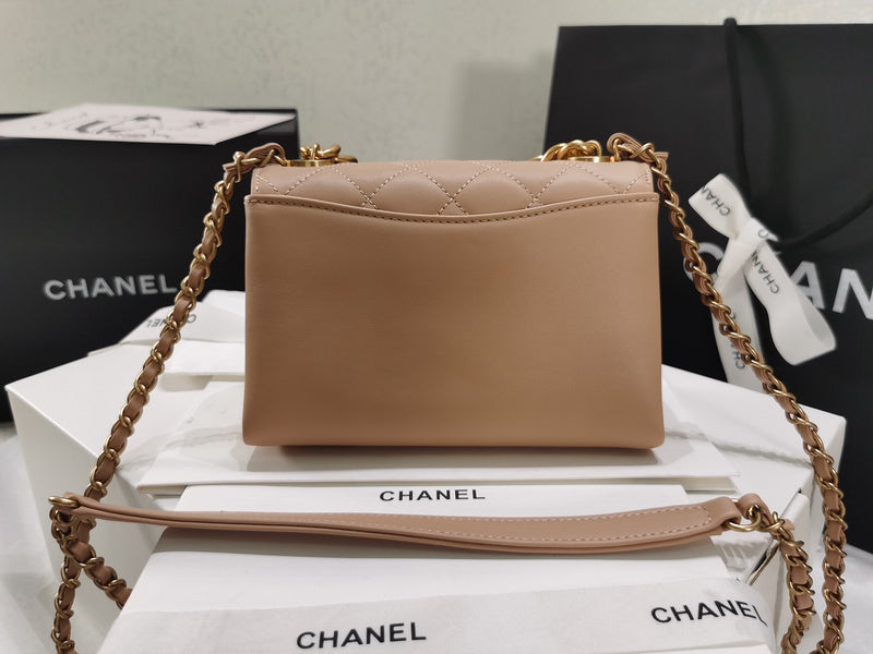  women's handbag, compact design, view 3